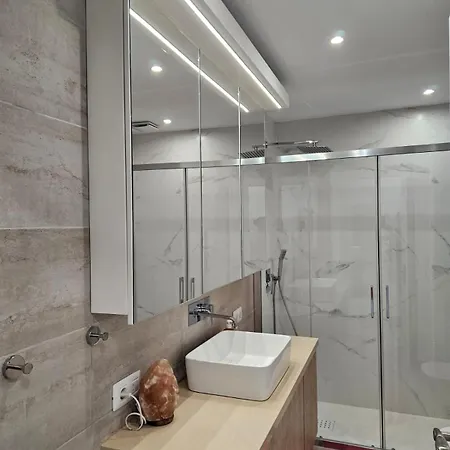 Apartment Mit Poolsicht *