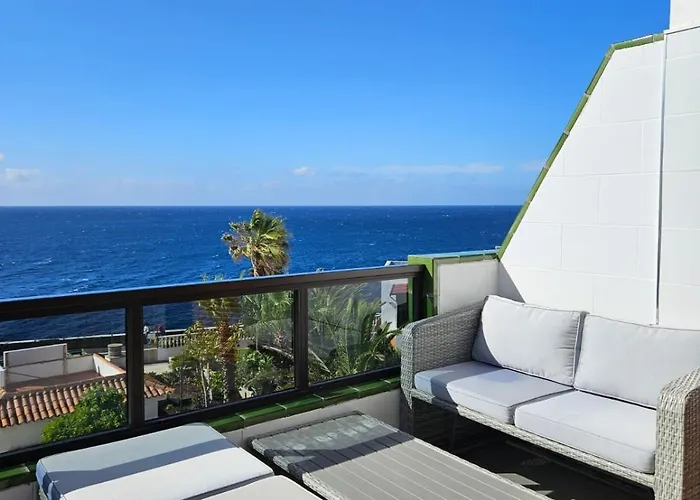 Apartment Mit Poolsicht